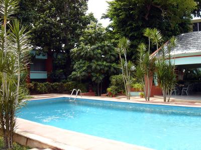 Hotel D' Champs pool