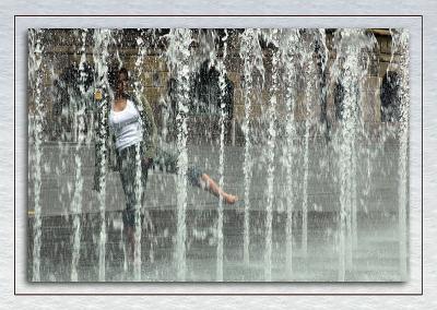 Fountain dancer, Belfast, N. Ireland