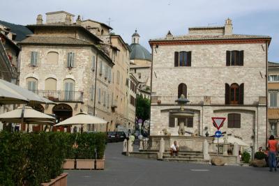 Assisi, Piazza del Comune