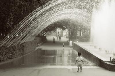 boy under water curtain at Grand Children's Park, Seoul (James Hendrick)