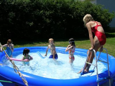 Rori, Alyssa, Luke ready for battle, Savanna & Lifeguard Julie