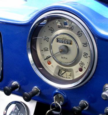 Morris Minor Traveller speedometer