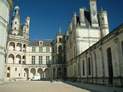 Cour intrieure du chteau, dont la plus grande richesse fut son architecture et son histoire