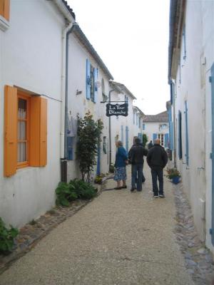 cobbled streets in.....Talmont sur Gironde