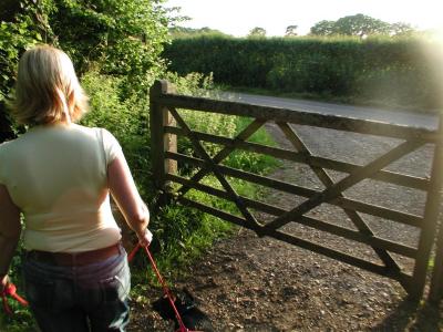 onto road nr cowhouse farm