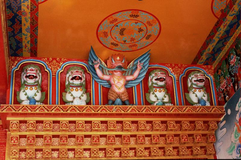 Altar, Buddhist temple