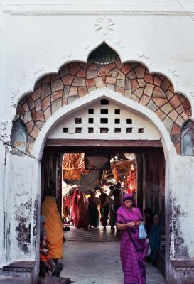 Archway near Kalkaji Devi temple