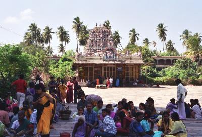Forecourt, Sabhanayaka temple