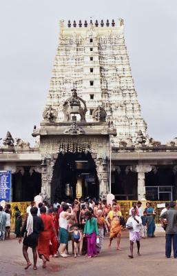 Wet pilgrims, Ramalingeshwara temple