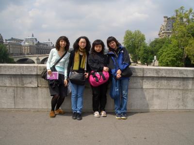 v3/41/210441/3/46260270.May15thParis8_048.jpg