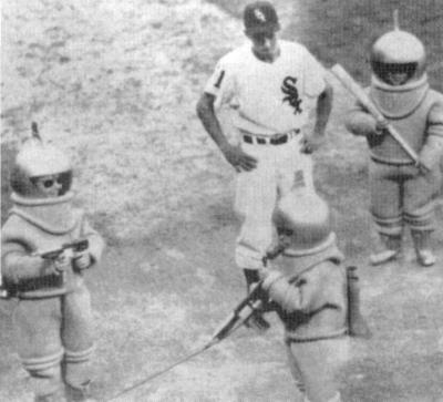 aliens at Comiskey! Run for your lives!