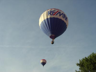RE/MAX heads it off