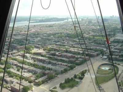 Do those cables support the tower??