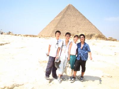 us 4 in front of the pyramid