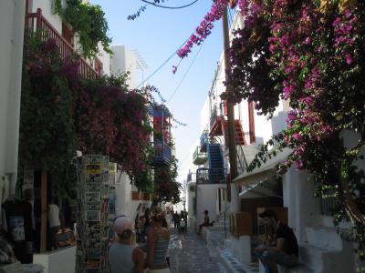 streets in mykonos town
