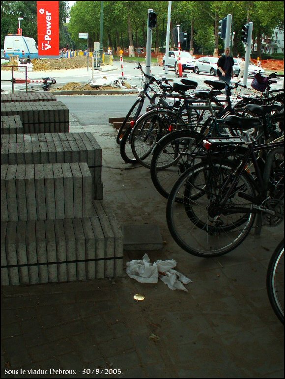 30/9/2005 - Et merci de laisser un passage ! :-(
