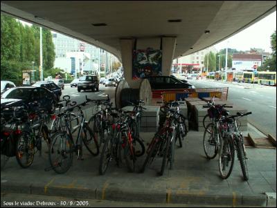 30/9/2005 - Aggrandissez ce parking s'il vous plaît !