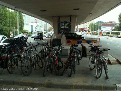 30/9/2005 - Aggrandissez ce parking sil vous plat !