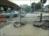 Durant des jours sans feux, avec des pierres et des cables pour trébucher... (23/9/2005)