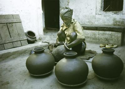 Potter in Bodh Gaya. Bihar