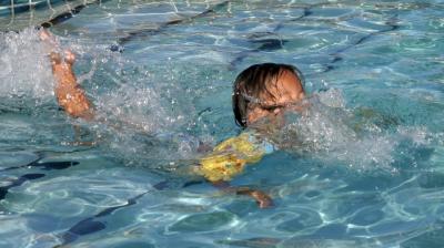 Anna going under water