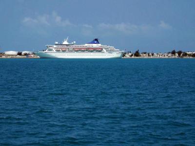sister ship ncl norwegian crown