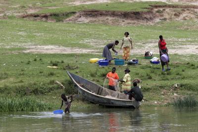 Fishing village near Mweya