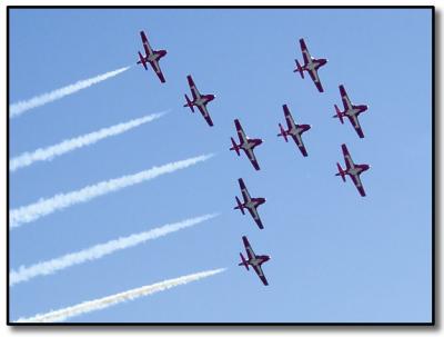 v3/44/565344/3/50391590.SnowbirdsViggenFormationBottomsidepass.jpg