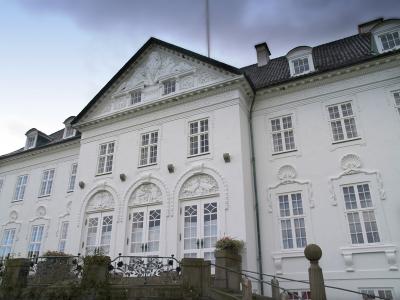marselisborg_castle.jpg