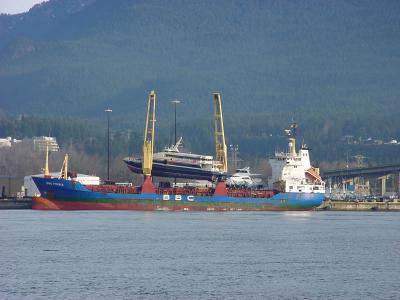 Harbour Lynx being off loaded at Vancouver