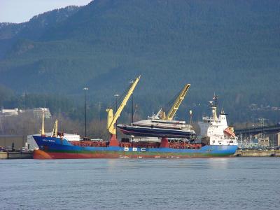 Harbour Lynx being off loaded at Vancouver