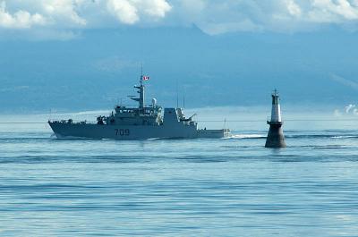 HMCS Saskatoon of Ogden Point Breakwater , Victoria