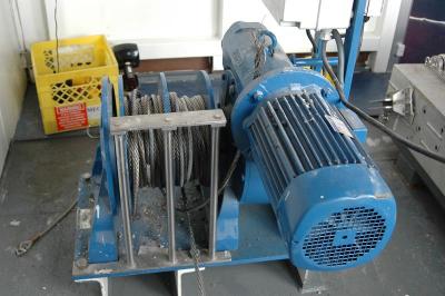 Bowing line winch