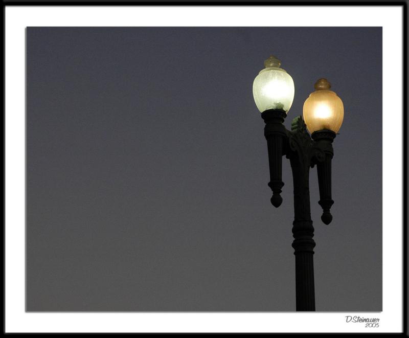 ds20051030_0100awF Capitol Hill Lamps.jpg