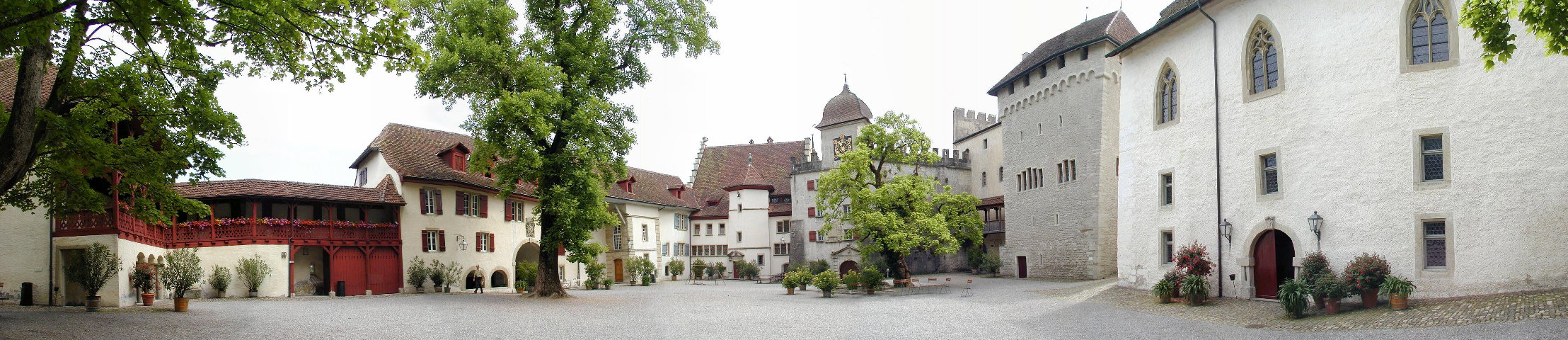 castle / Schloss Lenzburg