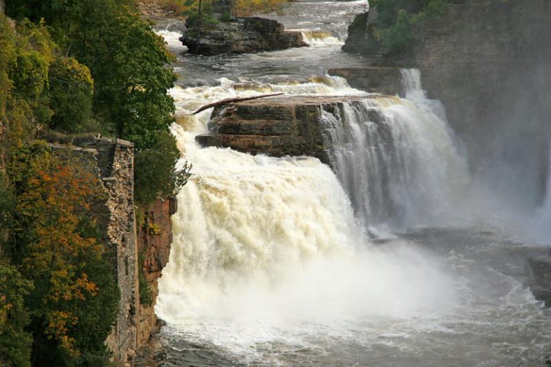 CHUTE ET RIVIRE