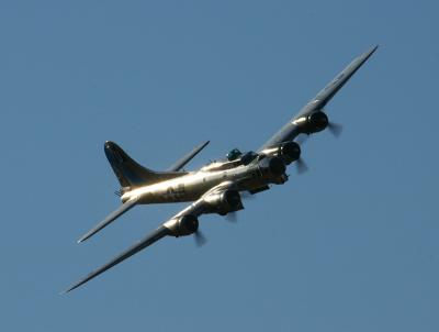 B 17 Rolling In.jpg