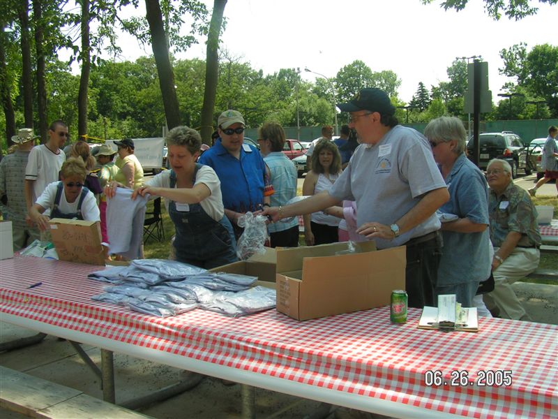 06-26-05 Lung BBQ 027.jpg