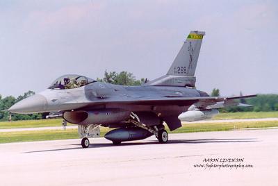 Air Show Aircraft F-16C VIPER 003.jpg