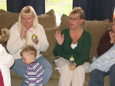 v3/46/7746/3/50655164.JanetteandLori.jpg