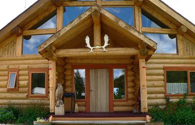Chilko Lodge entrance.JPG