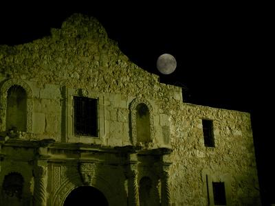 Moon over the Alamo