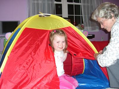 v3/48/330948/3/51686739.Grandpa2005JennaandNana.jpg