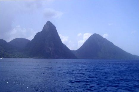 Les Pitons