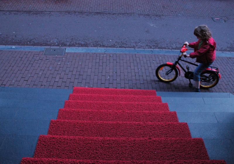 DSC_0018-red stairs bike2.jpg