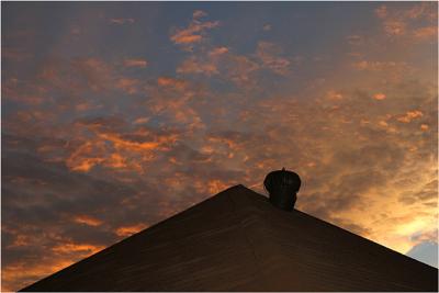 v3/49/479449/3/46875039.28th_the_roof_fire_web.jpg