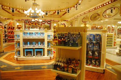 sDisneyShops02.jpg