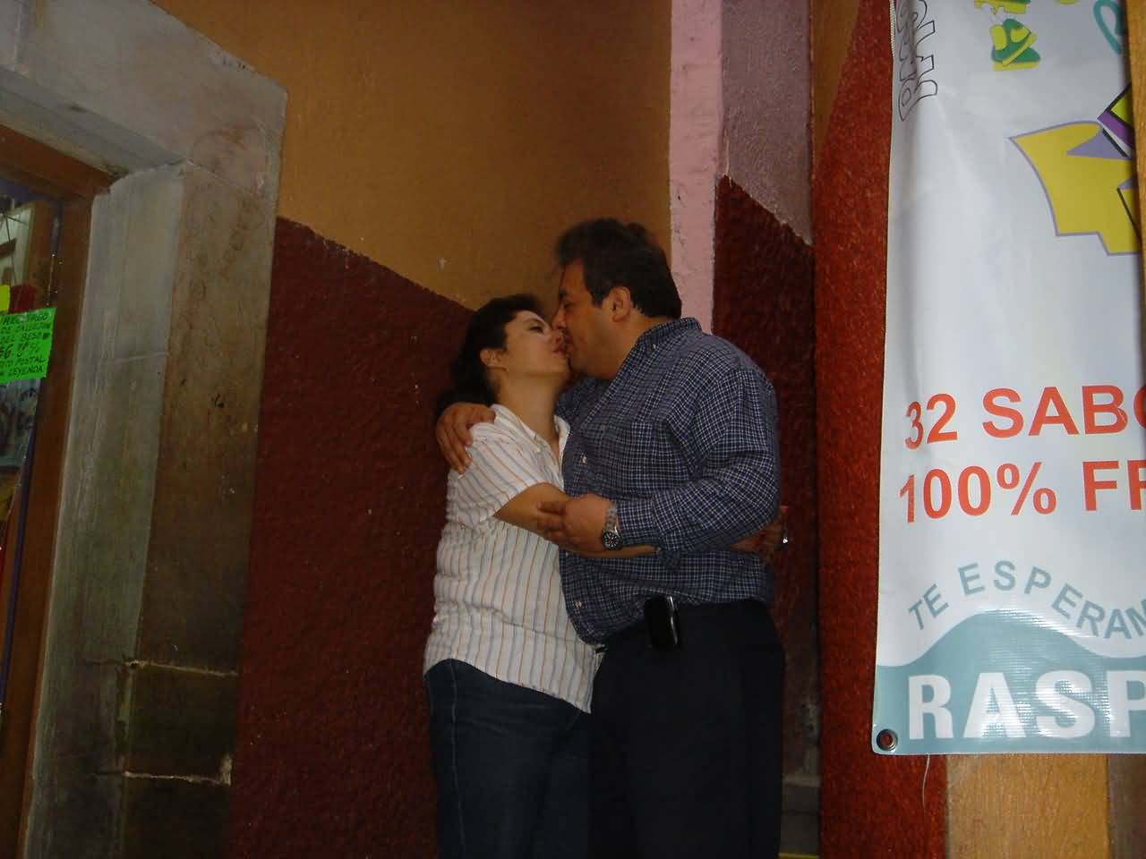 Debers besar a tu pareja en el tercer escaln y as tendrn 15 aos de buena suerte