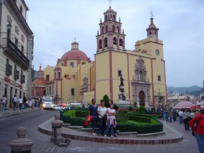 Al fondo la baslica