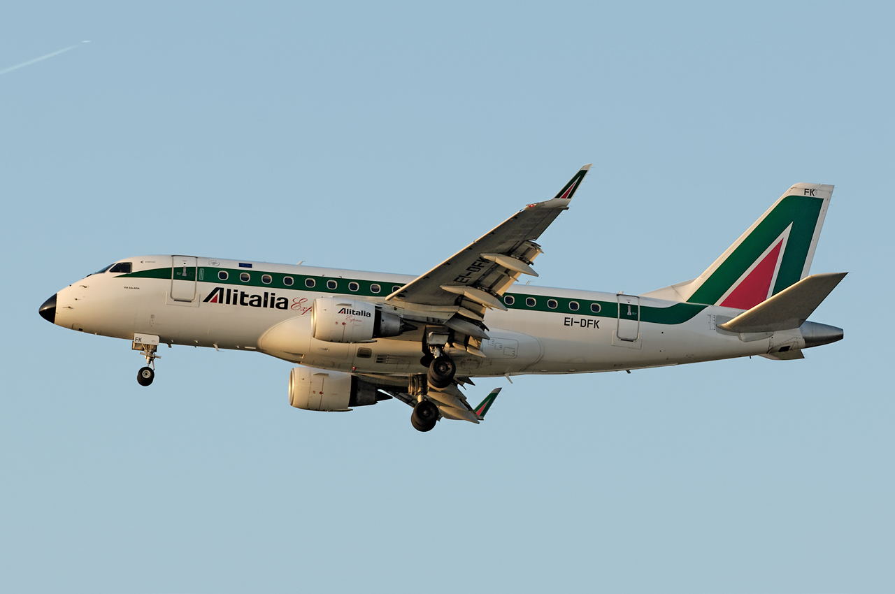 Embraer 170 Alitalia  Express EI-DFK